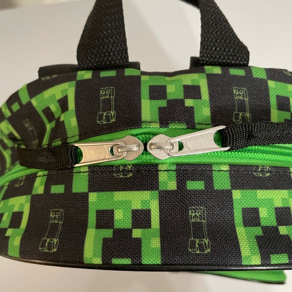 New medium Minecraft backpack whiteout tag - Picture 3 of 8